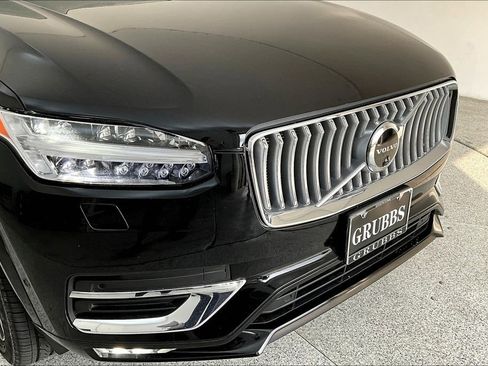 Used 2023 Volvo XC90 B6 Plus image 36