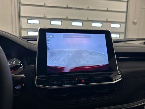 New 2026 Jeep Compass Latitude image 24