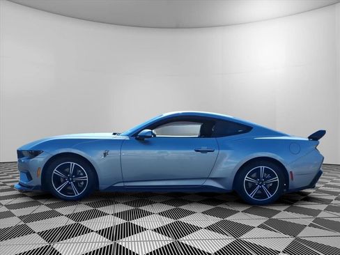 Used 2025 Ford Mustang Coupe image 9