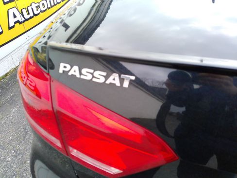 Used 2012 Volkswagen Passat 2.5 SE FWD image 32