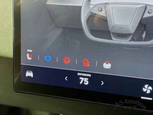 Used 2025 Tesla Cybertruck AWD Crew Cab image 27