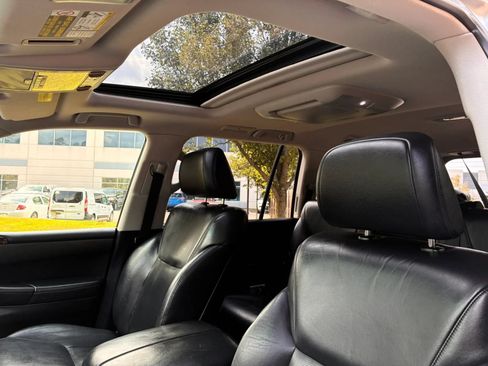 Used 2011 Lexus LX 570 4WD w/ Luxury Pkg image 34
