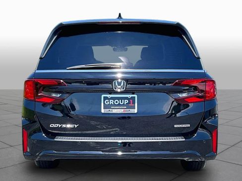 Certified 2025 Honda Odyssey Touring image 5