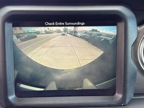 Used 2018 Jeep Wrangler Unlimited Sahara AWD/4WD image 37