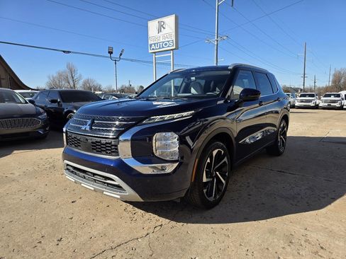 Used 2024 Mitsubishi Outlander SEL image 3