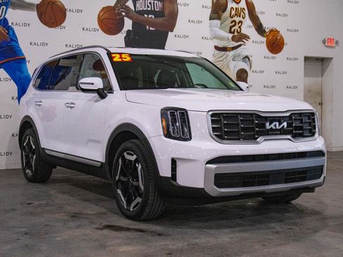 Used 2025 Kia Telluride S image 20