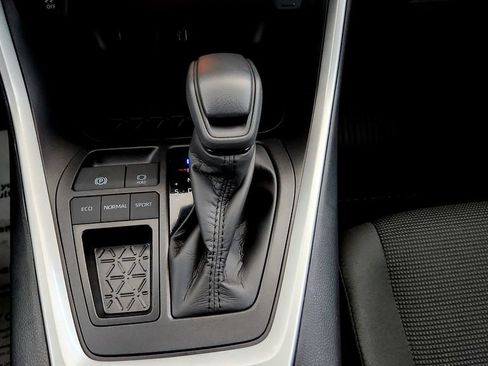 Certified 2025 Toyota RAV4 LE FWD image 36