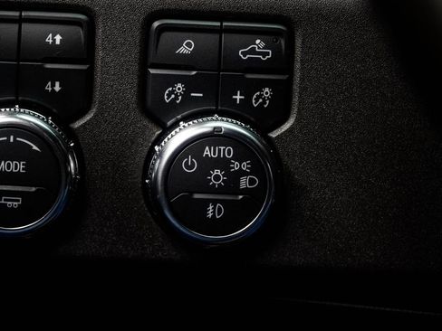 Used 2024 GMC Sierra 1500 SLT w/ SLT Premium Plus Package image 36