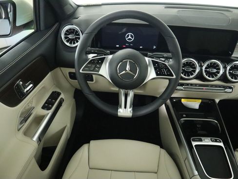 New 2026 Mercedes-Benz GLB 250 image 11