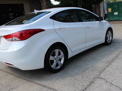 Used 2013 Hyundai Elantra GLS w/ Preferred Pkg image 22