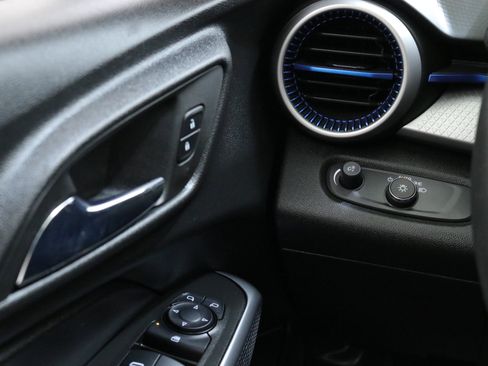 Used 2024 Chevrolet Trax LS image 17