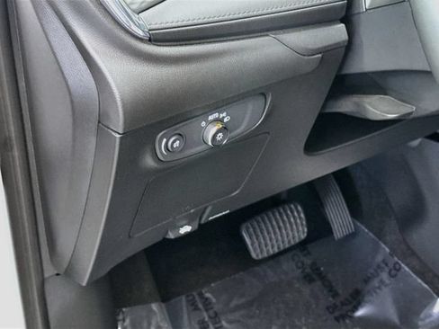 Used 2025 Buick Encore GX Avenir w/ Avenir Technology Package FWD image 11