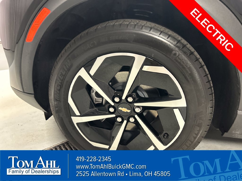 Used 2025 Chevrolet Equinox EV LT FWD image 9