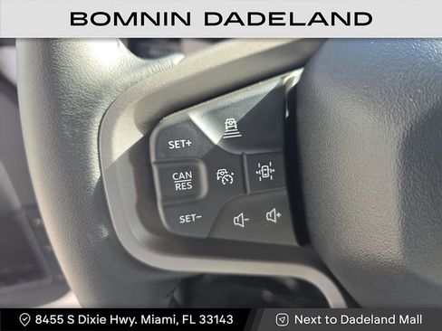 Used 2025 Ford Bronco Badlands image 15