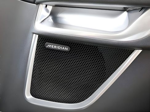 Used 2024 Jaguar E-PACE R-Dynamic SE image 14