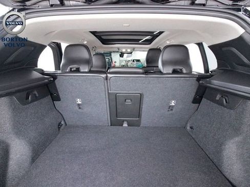 Certified 2025 Volvo XC40 B5 Core image 27