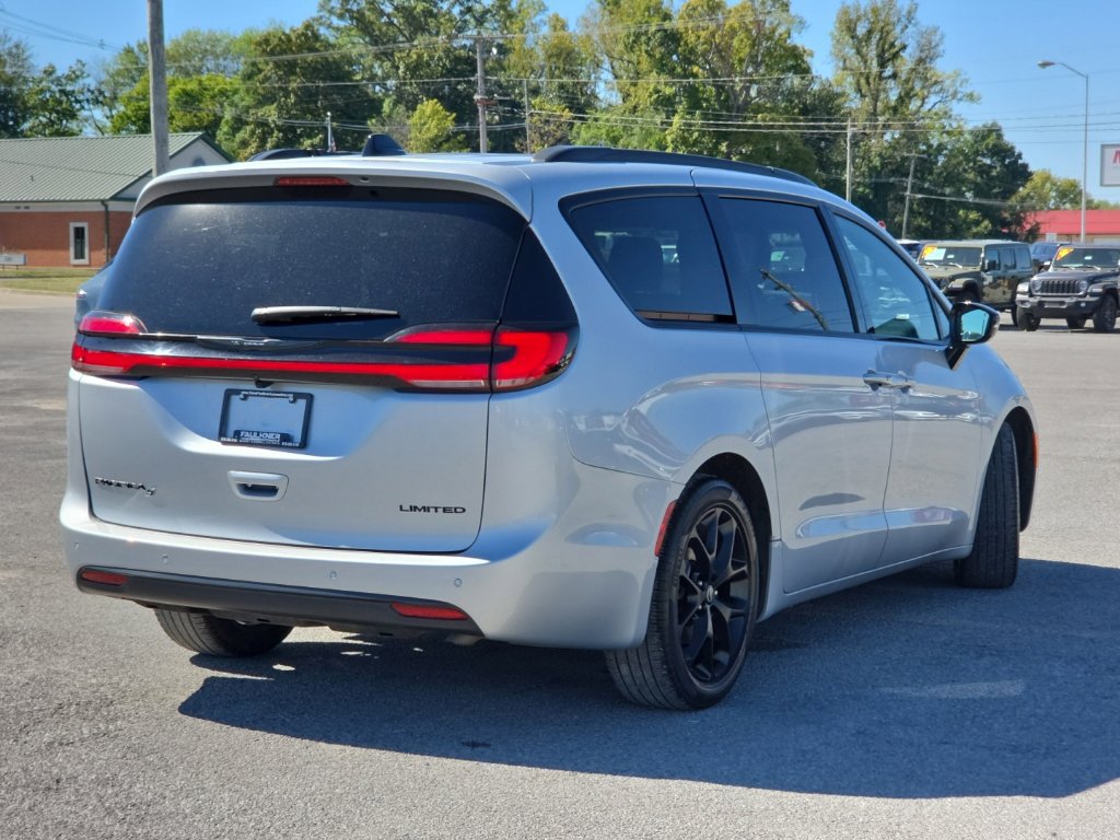 Certified 2026 Chrysler Pacifica Limited w/ S Appearance Package FWD image 7