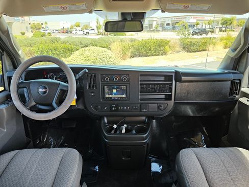 Used 2025 GMC Savana 3500 LT w/ LT Preferred Equipment Group RWD image 24