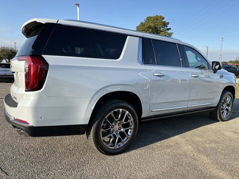 New 2026 GMC Yukon XL Denali w/ Sun & Power Step Package image 3
