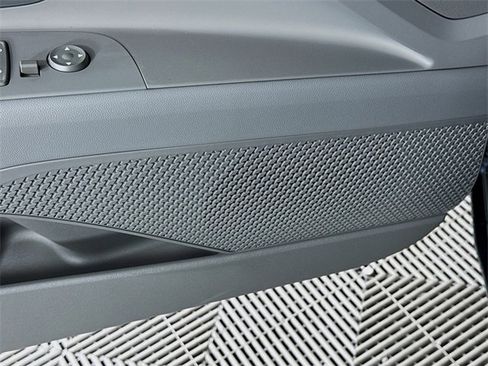 New 2025 Hyundai Elantra SEL image 22