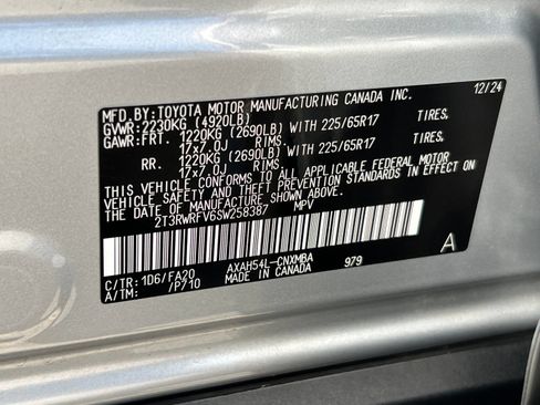 Used 2025 Toyota RAV4 XLE AWD/4WD image 28