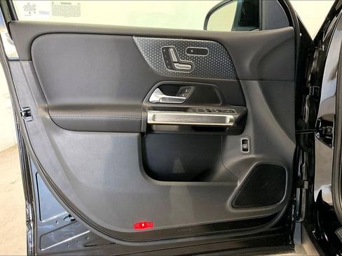 New 2026 Mercedes-Benz GLB 250 image 10