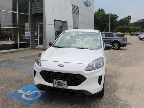 Used 2022 Ford Escape SE w/ SE Sport Appearance Package AWD/4WD image 4