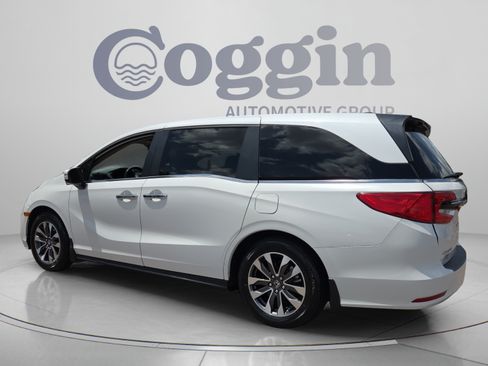 Certified 2023 Honda Odyssey EX-L image 3