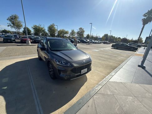 Used 2020 Ford Escape SE Sport FWD image 6