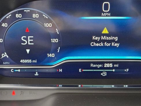 Used 2024 Chevrolet Suburban LT image 22