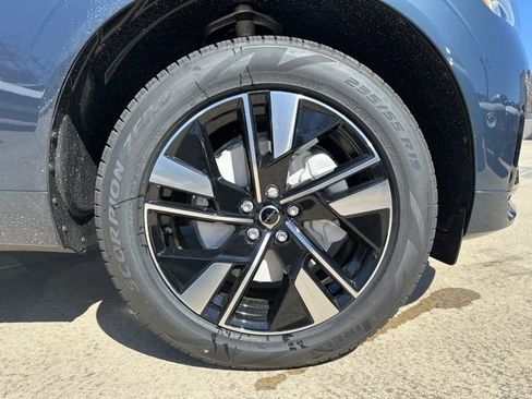 New 2026 Volvo XC60 B5 Plus w/ Protection Package Premier AWD/4WD image 9