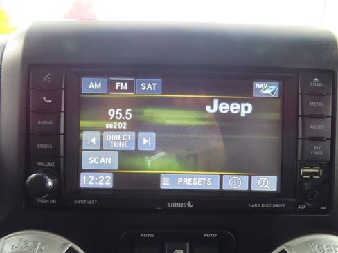 Used 2013 Jeep Wrangler Unlimited Rubicon w/ Connectivity Group AWD/4WD image 19