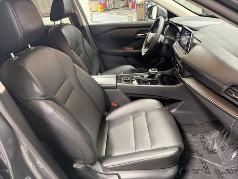 Used 2025 Nissan Rogue SV w/ SV Premium Package AWD/4WD image 9