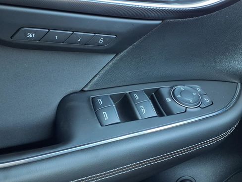Used 2025 Buick Envision Sport Touring AWD/4WD image 21