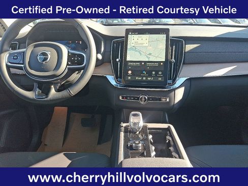 Certified 2025 Volvo XC90 B6 Plus image 13