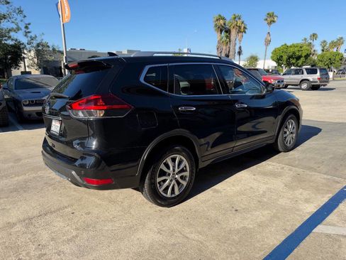 Used 2019 Nissan Rogue SV image 11