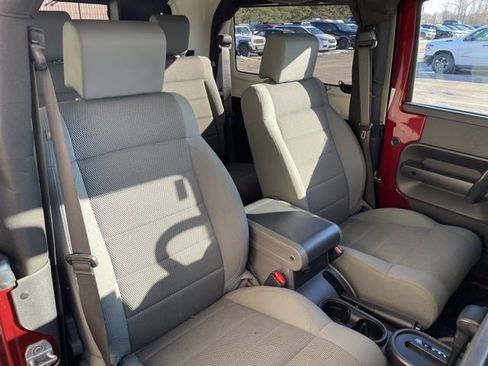 Used 2007 Jeep Wrangler Sahara w/ Dual Top Group image 3