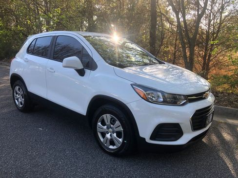 Used 2017 Chevrolet Trax LS FWD image 7