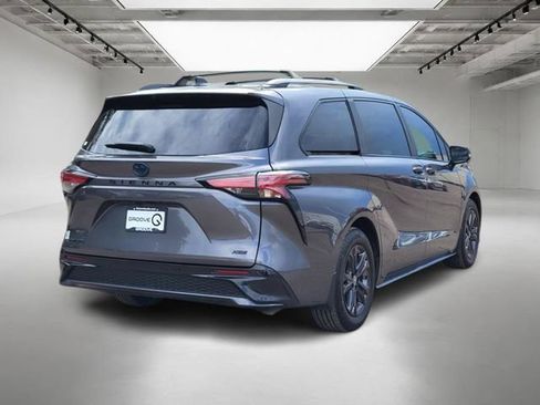 Used 2025 Toyota Sienna XSE w/ XSE Premium Package AWD/4WD image 6