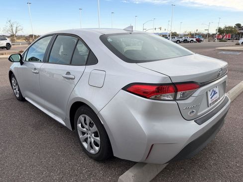 Used 2023 Toyota Corolla LE image 3