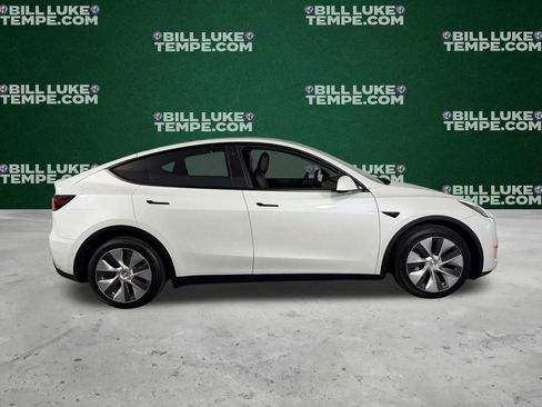 Used 2022 Tesla Model Y Long Range image 5