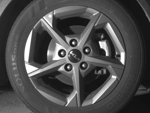 Used 2025 Kia K4 LXS image 13