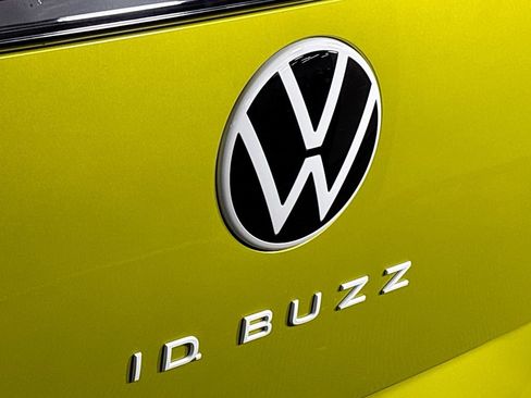 New 2025 Volkswagen ID. Buzz Pro S Plus image 24