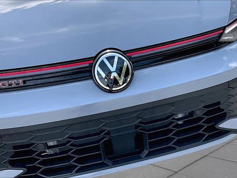 Used 2025 Volkswagen GTI SE FWD image 30