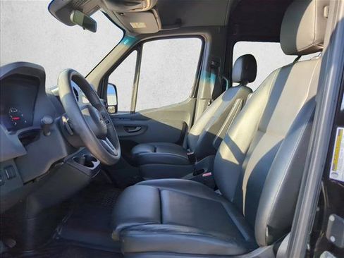 Used 2019 Mercedes-Benz Sprinter 2500 image 17