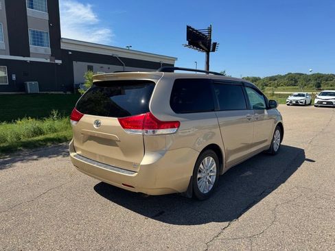 Used 2012 Toyota Sienna XLE AWD/4WD image 15