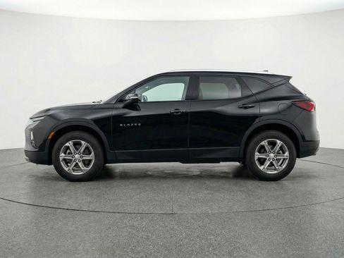 Used 2025 Chevrolet Blazer LT FWD image 5