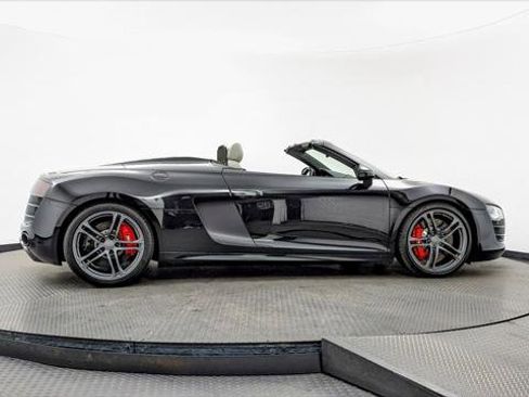 Used 2011 Audi R8 V10 w/ Enhanced Leather Pkg image 8