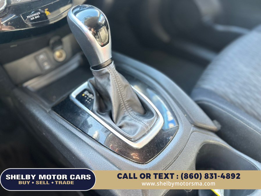 Used 2017 Nissan Rogue SV w/ SV Premium Package AWD/4WD image 12