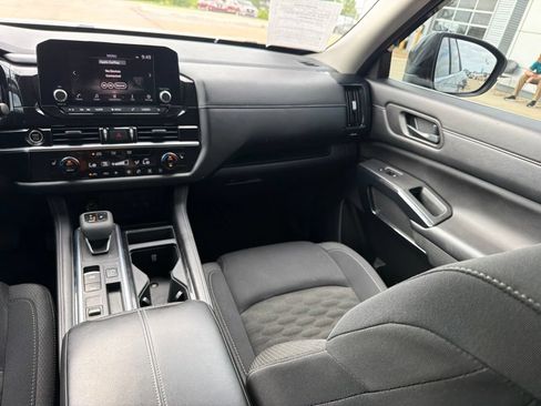 Used 2023 Nissan Pathfinder SV FWD image 20